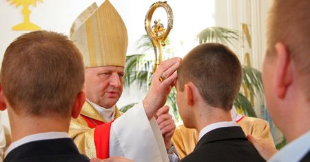 Kościół niczym porządny urząd. Dzieci dostają tabelkę i skalę ocen od proboszcza