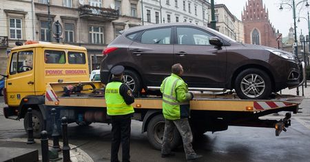 Przepisy o odholowanych samochodach niekonstytucyjne. Wyrok Trybunału Konstytucyjnego