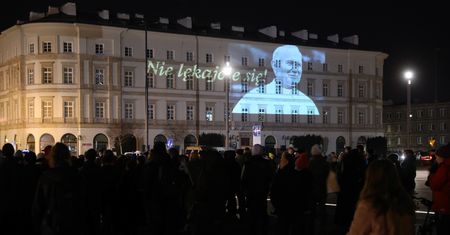 Polacy upamiętniają rocznicę śmierci Jana Pawła II. Czuwania w całej Polsce