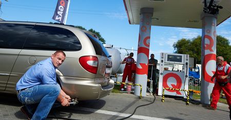 Prawie 2 proc. paliw w Polsce nie spełnia norm, podaje UOKiK