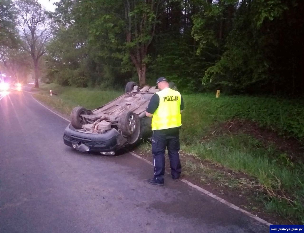 Orneta. Partnerska kłótnia skończyła się dachowaniem