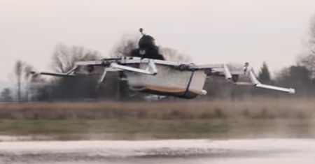 Skonstruowali latającą wannę. Polecieli nią kupić kanapki