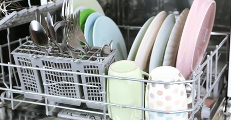Zmywarka ma więcej zastosowań niż myślisz. Oto jej dodatkowe funkcje