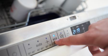 Najmniejsze zmywarki na rynku. Zdziwisz się, jakie są pojemne