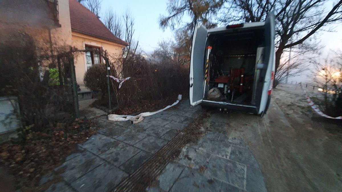 Zabytkową willa Podgórskich w Warszawie zalała wrząca woda.