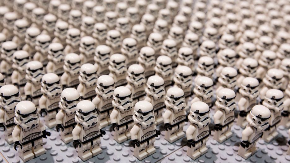 Minifigurki Szturmowców pojawiły się w zestawach Lego w 2001 r.