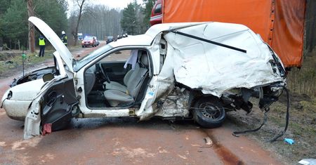 Makabryczne okoliczności kolizji 4 aut pod Osiekiem. Tak zginęli pasażerowie