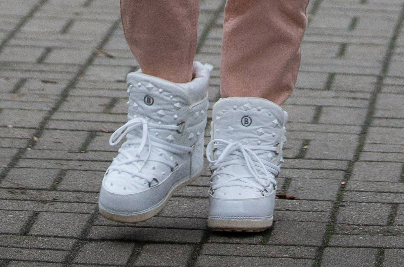 Małgorzata Rozenek w śniegowcach