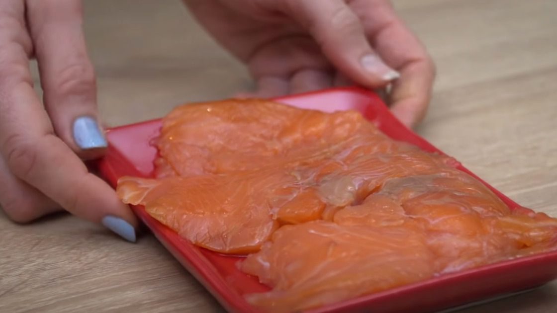 Sanepid wycofuje łososia