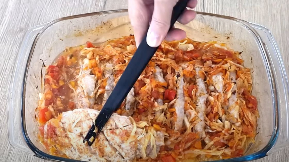 Schab pieczony na kiszonej kapuście