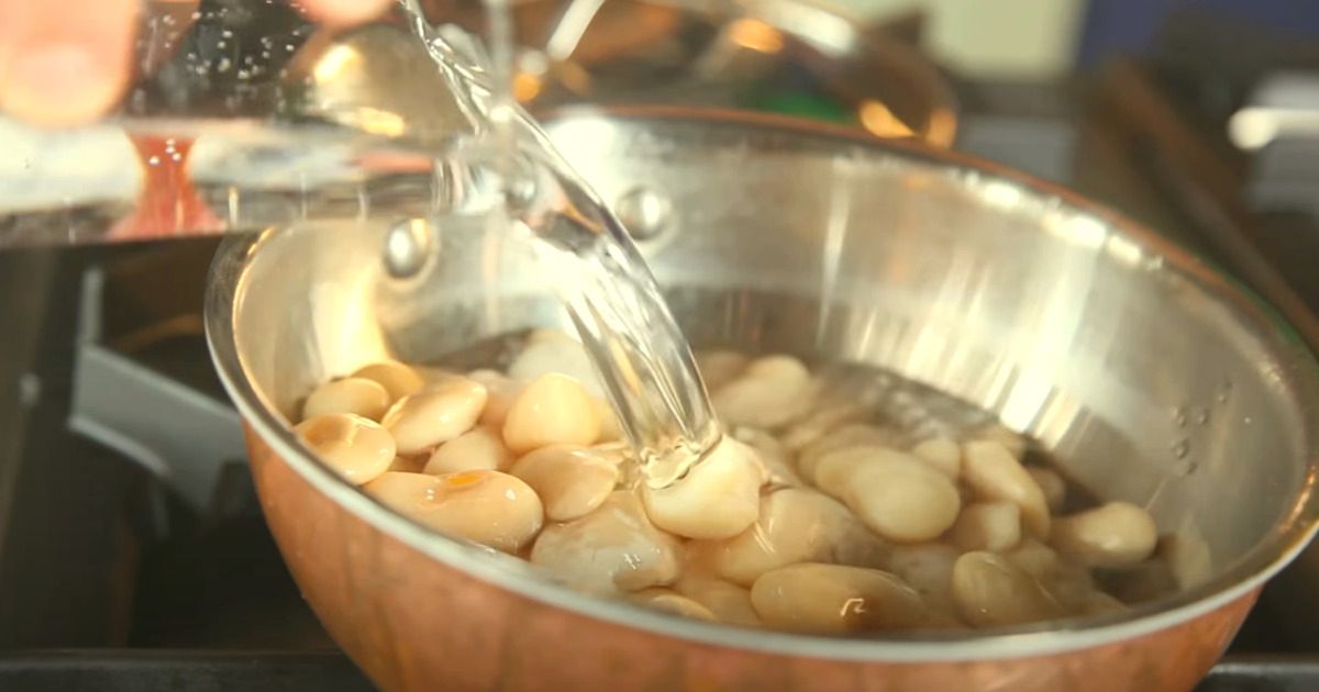 Gotowanie fasoli jaś - Pyszności; Foto: Screen z filmu na kanale YouTube WegeTuba