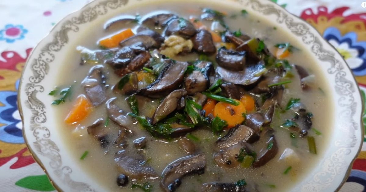 Zupa pieczarkowa