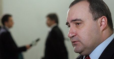 Kto wystawił Gosiewskiemu złoty pomnik?