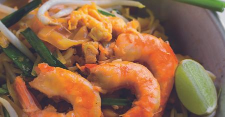 Dieta w chorobie Hashimoto. Krewetki błyskawiczne z kiełkami