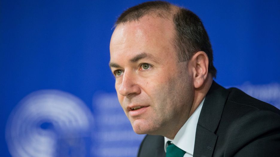 Kandydat na szefa KE Manfred Weber chce odbierania funduszy UE za łamanie norm praworządności