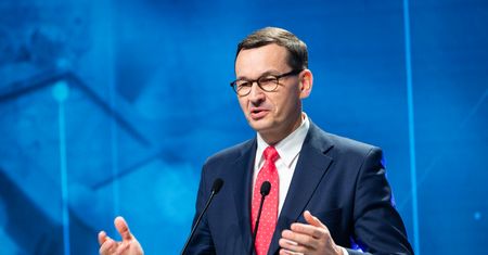Rząd przyjął budżet 2020. Deficytu nie ma, będzie "trzynastka" i 500 plus