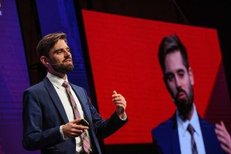 Google może stać się 29 państwem Unii Europejskiej. Komentarz dla money.pl