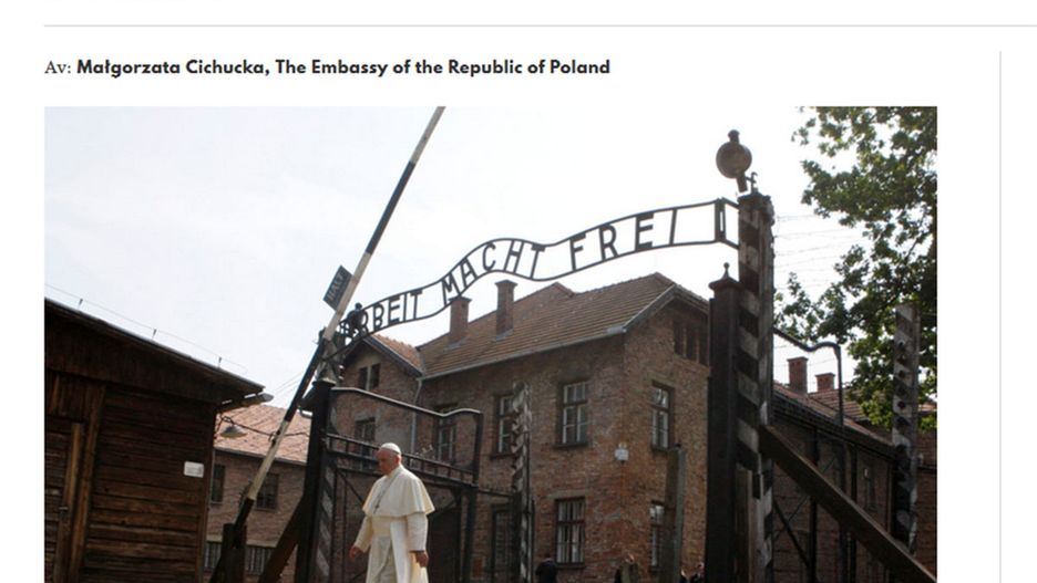 Odpowiedź polskiej ambasady portal z Norwegii zilustrował zdjęciem papieża Franciszka w Auschwitz-Birkenau