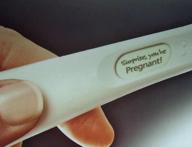 Test ciążowy z wynikiem dodatnim 