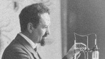 Profesor Weigl w swoim laboratorium