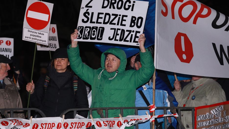 Protestujący na Wawelu 18 marca 2017 r.