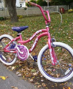 Makabryczny wypadek w Gostyniu. Hamulec wbił się w udo dziewczynki na głębokość 12 cm