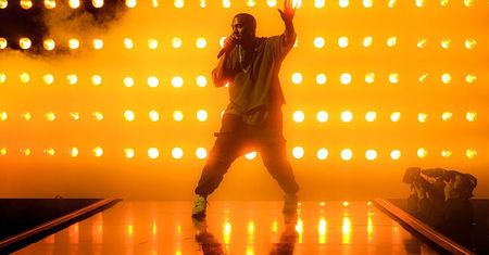 Kanye West zakuty w kajdanki trafił do szpitala