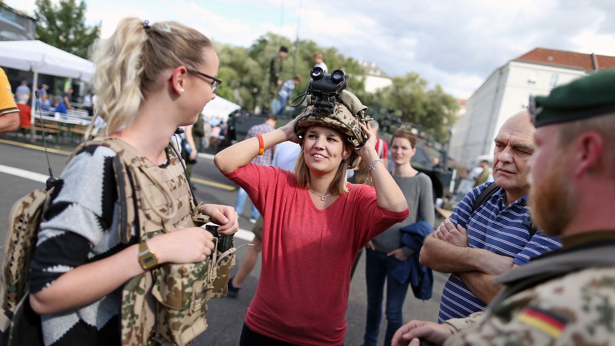 Niemiecka armia chce się otworzyć na obywateli innych krajów Unii. Nie ma zresztą wyboru