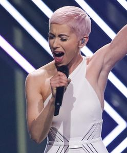 Wbiegł na scenę podczas występu. Rzucił się i próbował wyrwać mikrofon wokalistce Wielkiej Brytanii