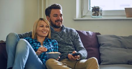 Przełom w oglądaniu TV online – jak oglądać polską telewizję za granicą
