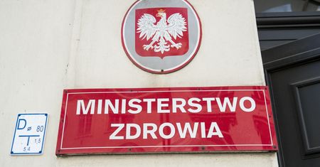 Tak urzędnicy dorabiają w ministerstwie zdrowia. Nawet 10,5 tys. zł ekstra miesięcznie