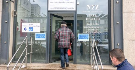 1,5 mln Polaków bez ubezpieczenia zdrowotnego. Ministerstwo uspokaja ws. koronawirusa