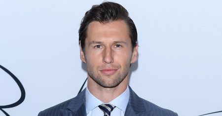Grzegorz Krychowiak w oversizowym płaszczu. Fani pytają, czy pożyczył od mamy