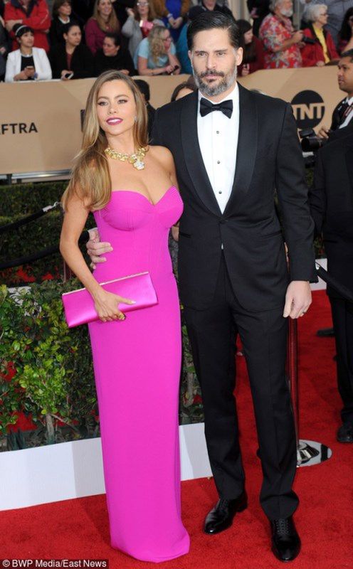 147506, Sofia Vergara and Joe Manganiello at the 22nd Annual Screen Actors Guild Awards held at the Shrine Auditorium in Los Angeles, USA on January 30, 2016. Photograph: ? Thomas Janssen, Pacific Coast News. Los Angeles Office: +1 310.822.0419 FEE MUST BE AGREED PRIOR TO USAGE 