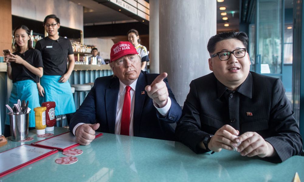 Do szczytu jeszcze kilka dni. Ale "Trump" i "Kim Dzong Un" już spotkali się w Singapurze