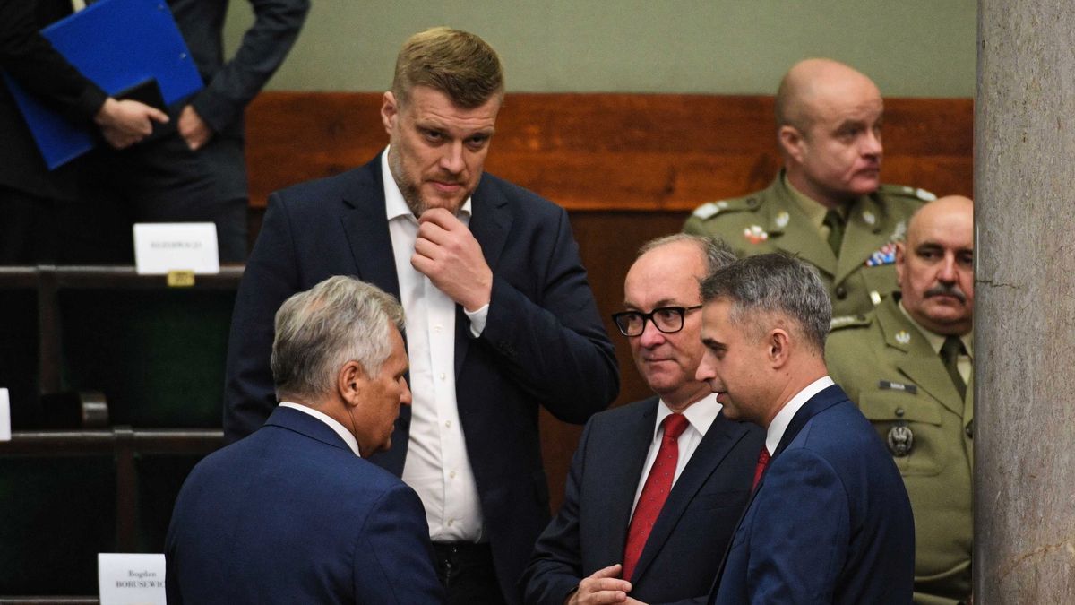 Lewica nie zdradza, jak zagłosuje w sprawie zniesienia 30-krotności i czy będzie dyscyplina klubowa