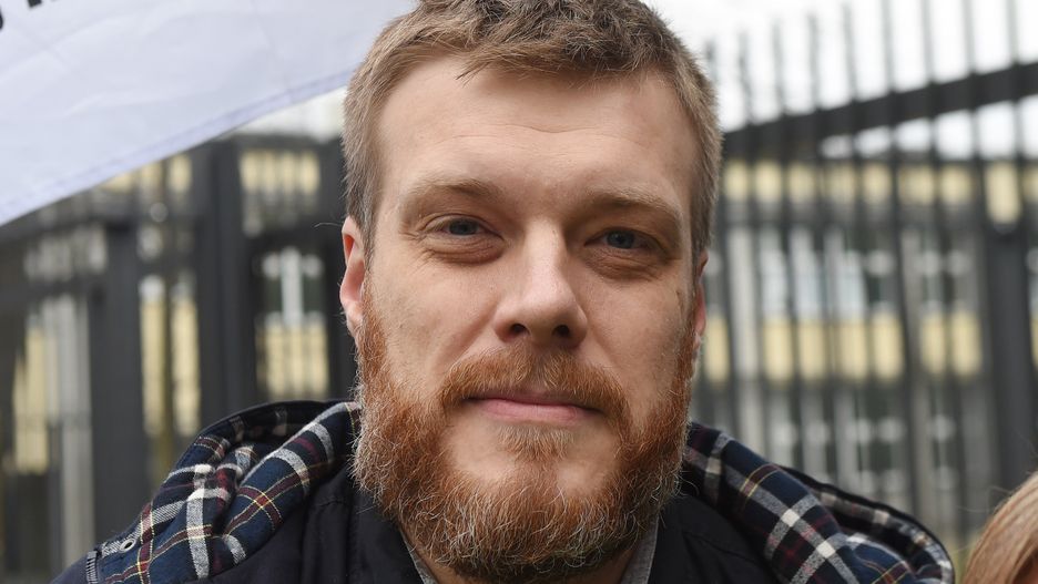 Adrian Zandberg już we wtorek w debacie wyborczej w TVN 24. Kim jest reprezentant Lewicy?