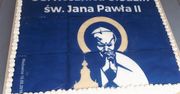 Mieszkanka Wadowic zawiadomiła policję. Bo krojono tort z wizerunkiem papieża Jana Pawła II