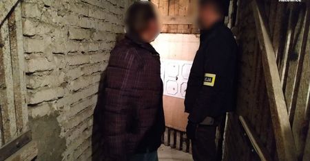 Katowice. Student nękał koleżanki. Pomagała mu matka