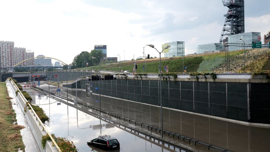 Ulewa w Katowicach zalała m.in. tunel przy Spodku