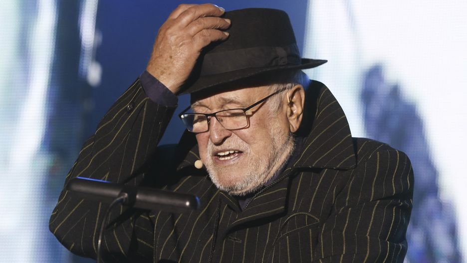Jan Nowicki kończy karierę aktorską.