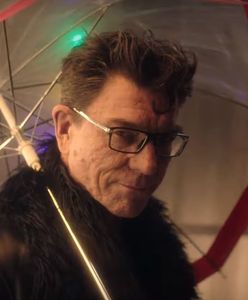 Mirosław Zbrojewicz w specjalnej reklamie "Opowieści z San Francisco" Netfliksa. Zaprasza na Paradę Równości