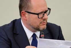 Adamowicz pokazuje zdjęcia. "To prezes reżimowej telewizji"