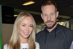 Joanna Przetakiewicz i Rinke Rooyens pozują w oceanie. Romantyczne zdjęcie