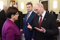 Minister Macierewicz 47 razy leciał wojskową CASĄ. 6,7 mln zł na loty rządu