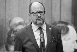 Nie żyje Paweł Adamowicz. Tłumy zgromadziły się w Warszawie