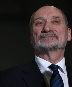 Macierewicz porównał Rydzyka do polityków. Oto efekt