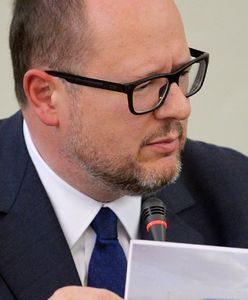 Adamowicz pokazuje zdjęcia. "To prezes reżimowej telewizji"