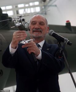 Macierewicz obiecał śmigłowce polsko - ukraińskie. "Minister odleciał"