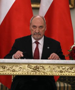 Macierewicz spotkał się z rodzinami smoleńskimi. "Teraz ma być porządnie"